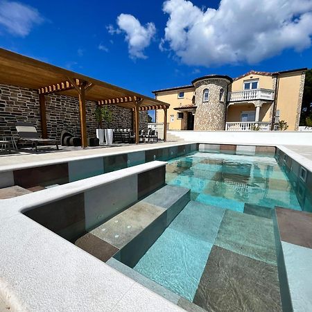 Olivea Luxury Suites Fažana Exteriör bild