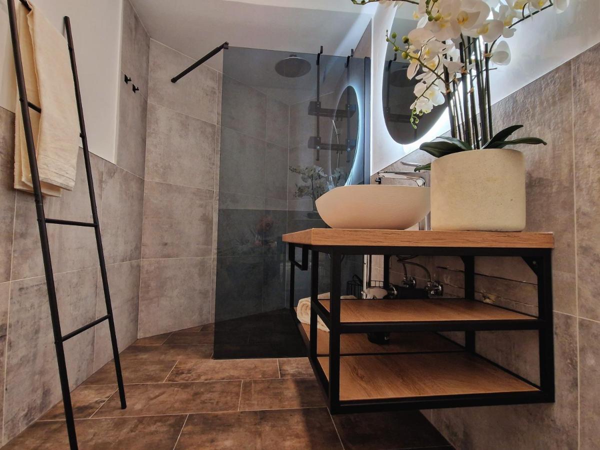 Olivea Luxury Suites Fažana Exteriör bild