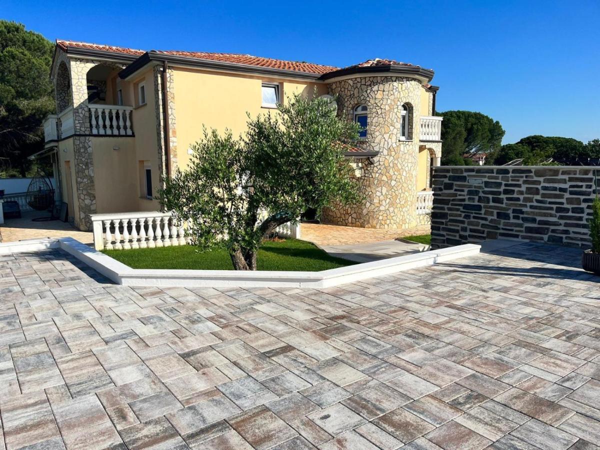 Olivea Luxury Suites Fažana Exteriör bild