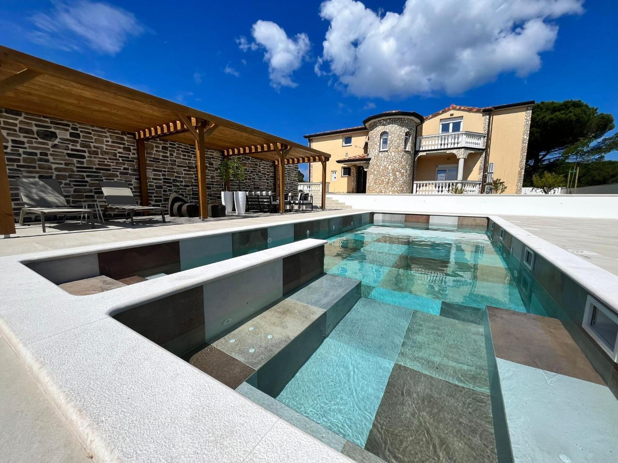 Olivea Luxury Suites Fažana Exteriör bild